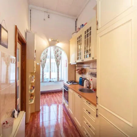 Nest Apartment *